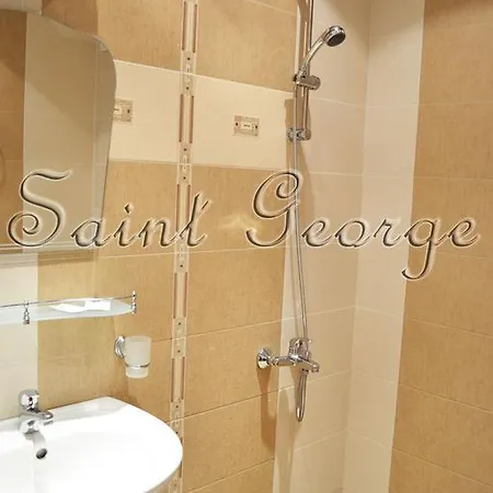 Family Saint George 酒店