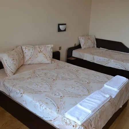 Hotell Family Saint George Sinemoretz